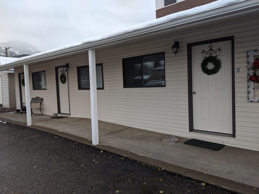 Bar H Motel — Afton — photo 4