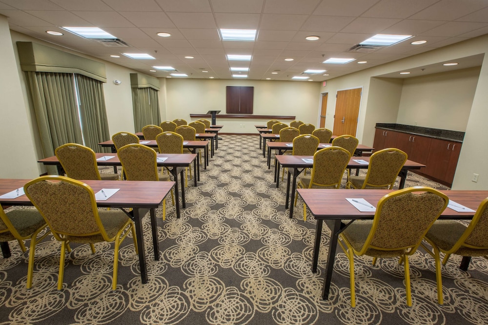 Hampton Inn & Suites Berkshires Lenox - photo 44