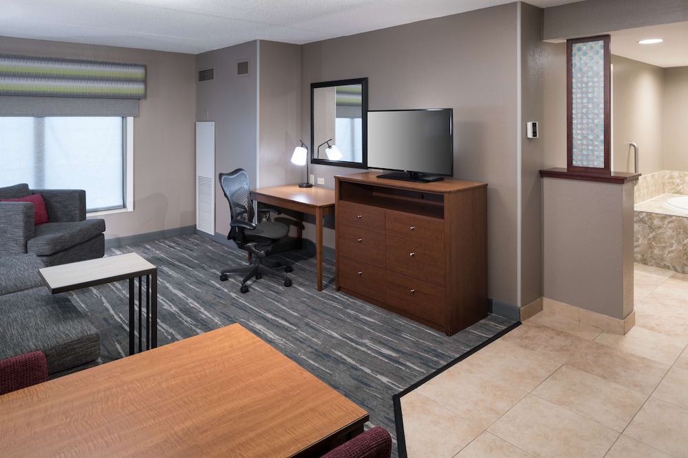 Hampton Inn & Suites Chicago North Shore Skokie - photo 38