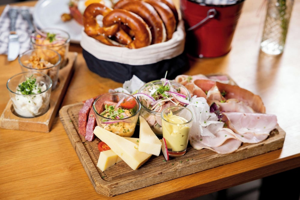 מזון ומשקאות