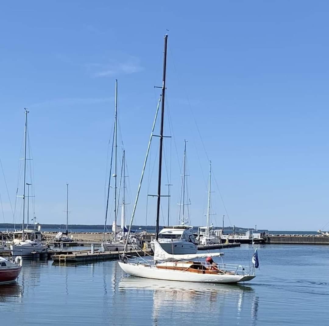 Lea Berenice in Kaerdla, Estonia