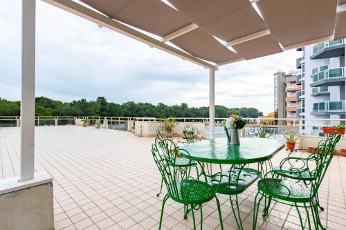 Appartamento Attico Nautilus MyHo Casa — 4-Star Luxury Hotel in Alba Adriatica, Italy
