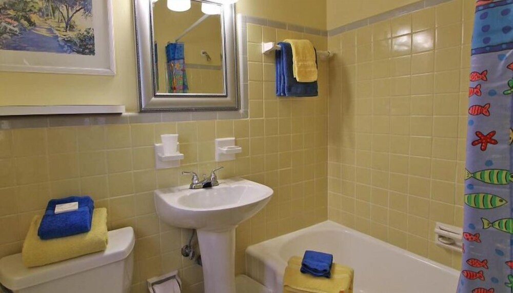Beachouse Inn & Suites - photo 12