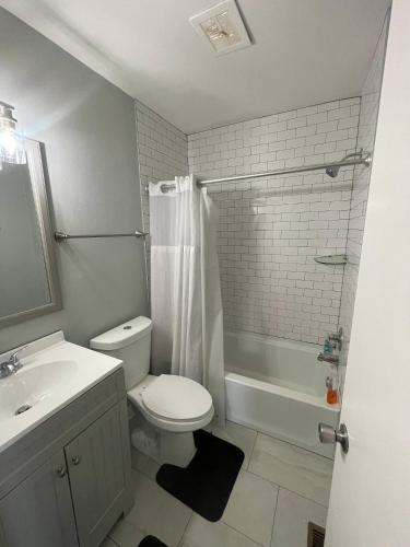 524 Deter Rd - carbon neutral hotel in Richmond
