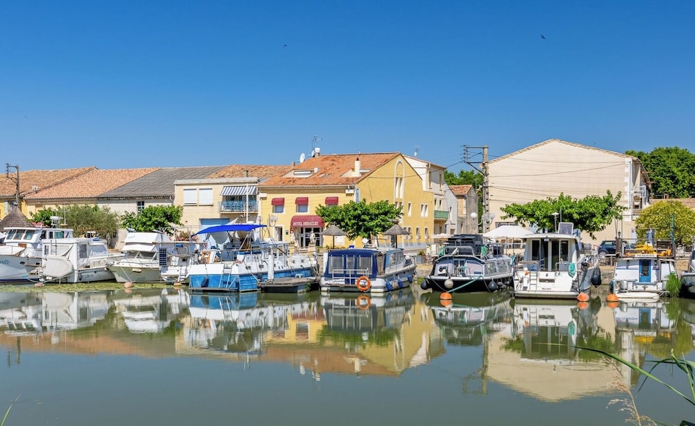 Logis Héraclée - carbon neutral hotel in Saint-Gilles