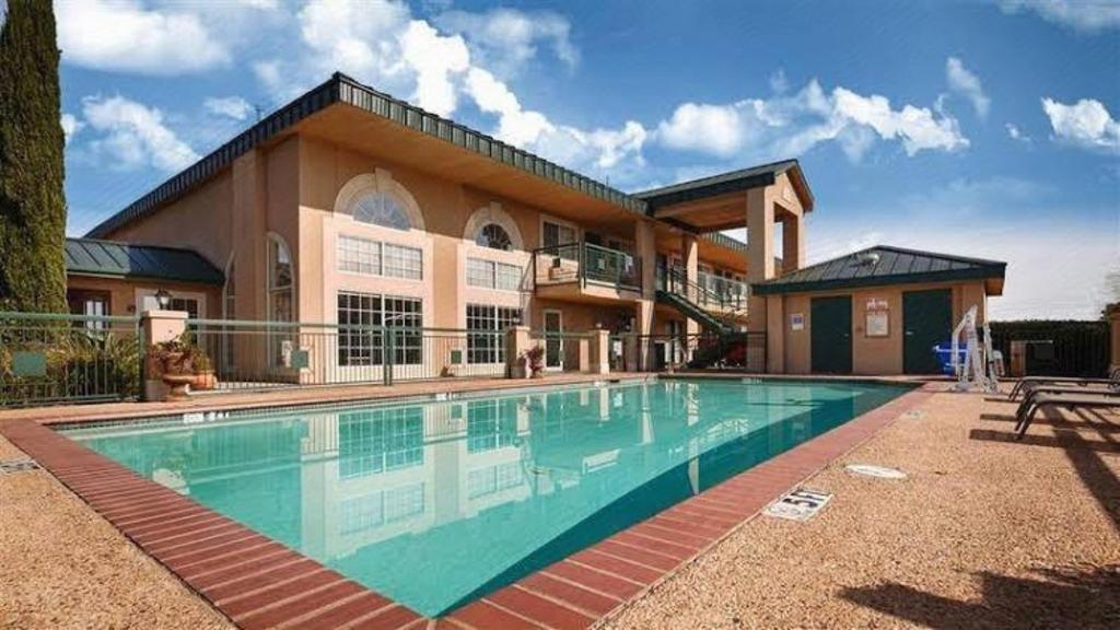Marble Falls Inn - photo 45