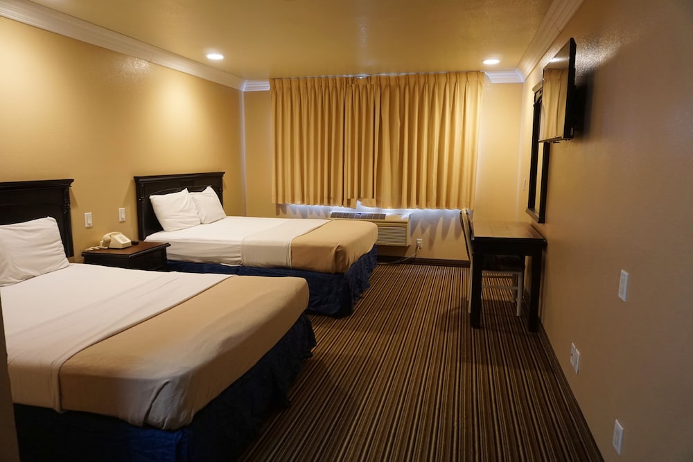 Hollywood Inn Express South - photo 21
