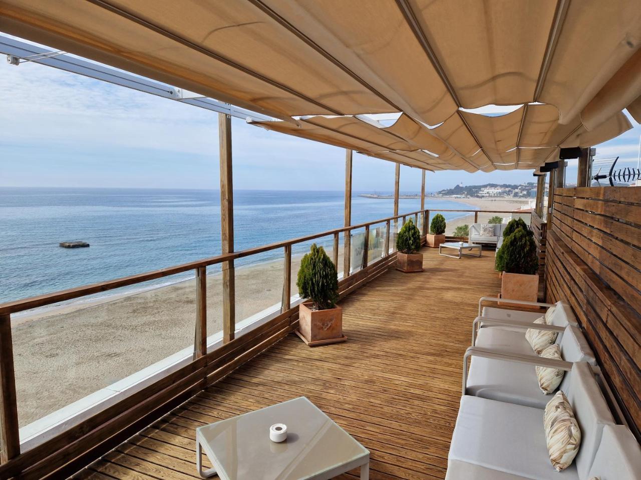 Apartamentos Wundermar — 4-Star Luxury Hotel in Torredembarra, Spain