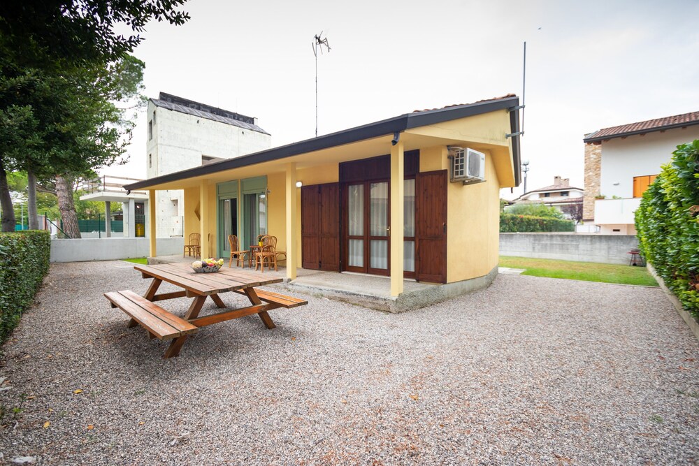 villa Sayonara — 4-Star Luxury Hotel in Lignano Sabbiadoro, Italy