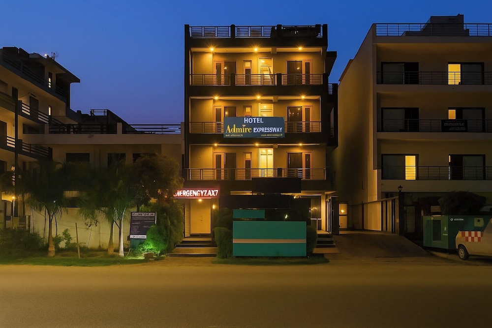 Hotel Admire Expressway BY ASPL - last minute hotel in Noida