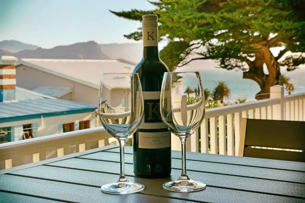 Penguin Haven . Luxury 2 bedroom Boulders Beach. — 4-Star Luxury Hotel in Cape Town, South Africa