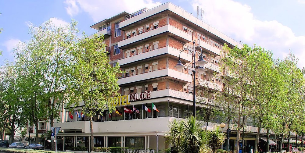 Hotel Palace — Cesenatico