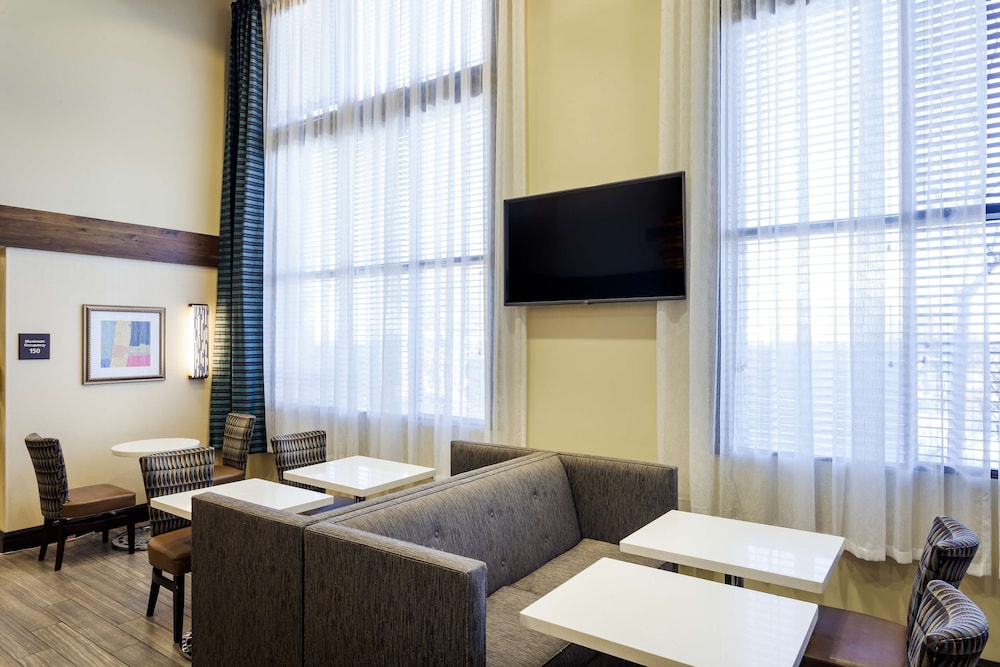 Hampton Inn & Suites Las Vegas Red Rock Summerlin - photo 26