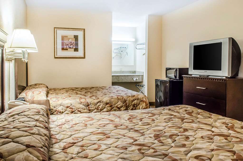 Rodeway Inn Shippensburg I 81 - photo 11