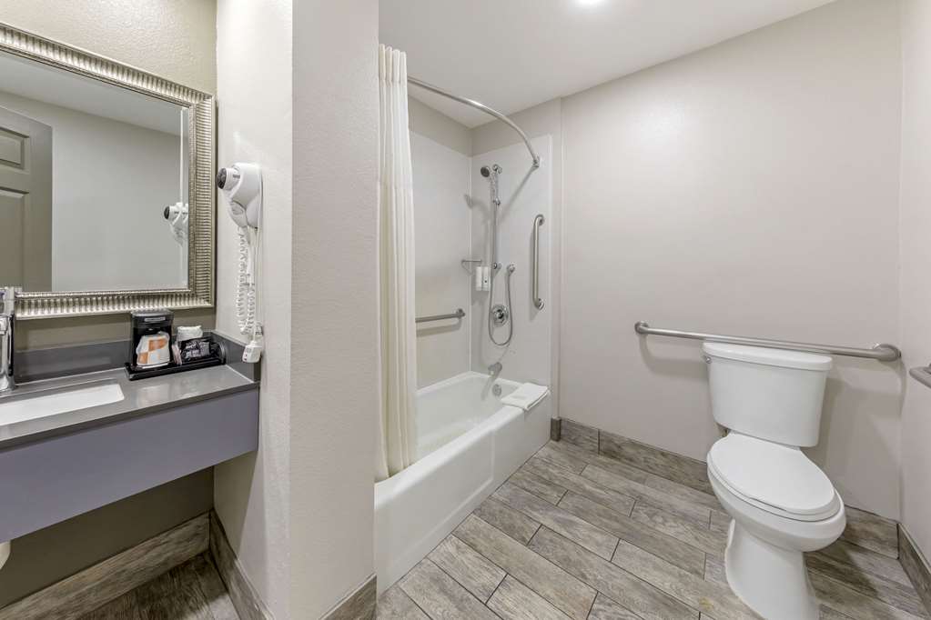 Quality Inn Kettleman City near Hwy 41 - photo 20