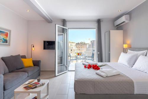 Athens Central Opulent and Luxurious Suites Balcony & Views Acropolis Hills — 4-Star Luxury Hotel in Athens, Greece
