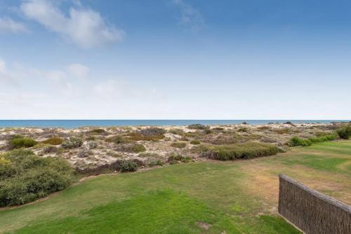 THE SHORE Absolute beachfront holiday house — 4-Star Luxury Hotel in Port Adelaide, Australia