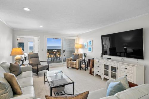 Seaside Beach House 105 — 4-Star Luxury Hotel in Holmes Beach, United States