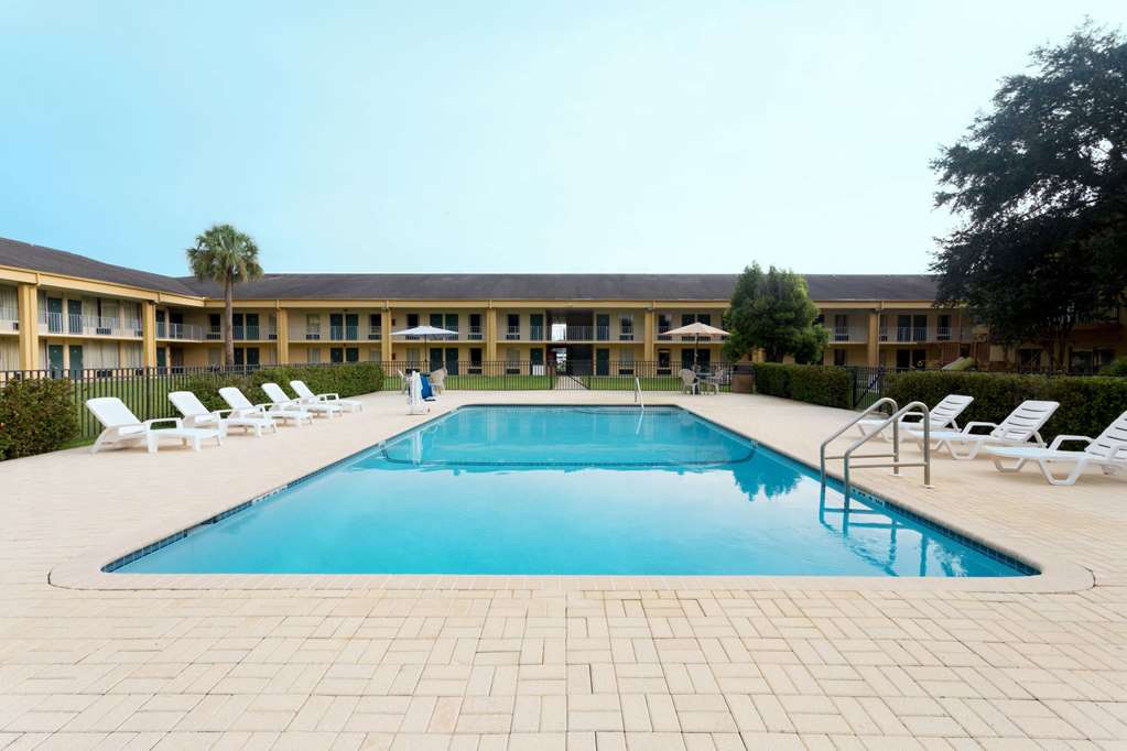 Days Inn by Wyndham Crystal River - photo 6