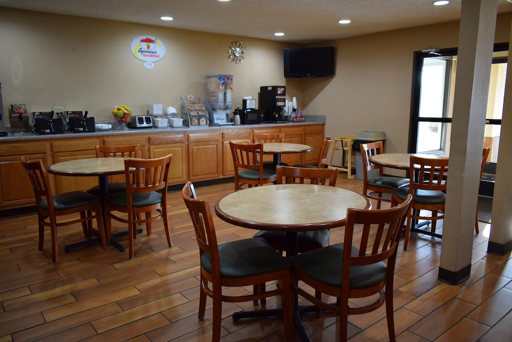 Super 8 by Wyndham Fort Chiswell Wytheville Area - photo 45