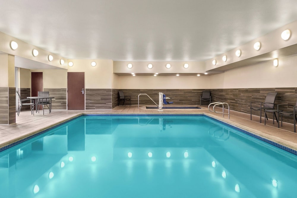 Fairfield Inn by Marriott Visalia Sequoia - photo 19