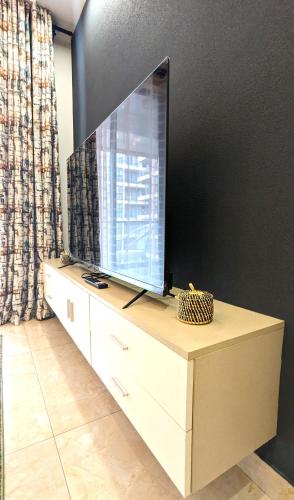 Urban Haven 3BR Apartment