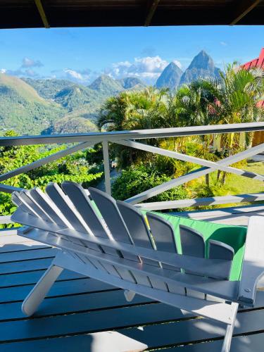 The Cottages Unit 1 - carbon neutral hotel in Soufriere