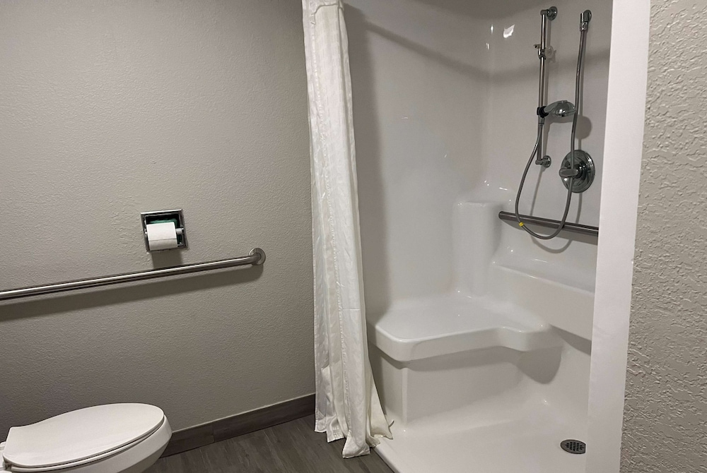 Days Inn by Wyndham Wagoner - photo 31