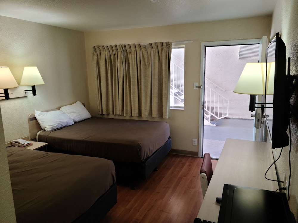 Motel 9 Las Cruces - photo 5