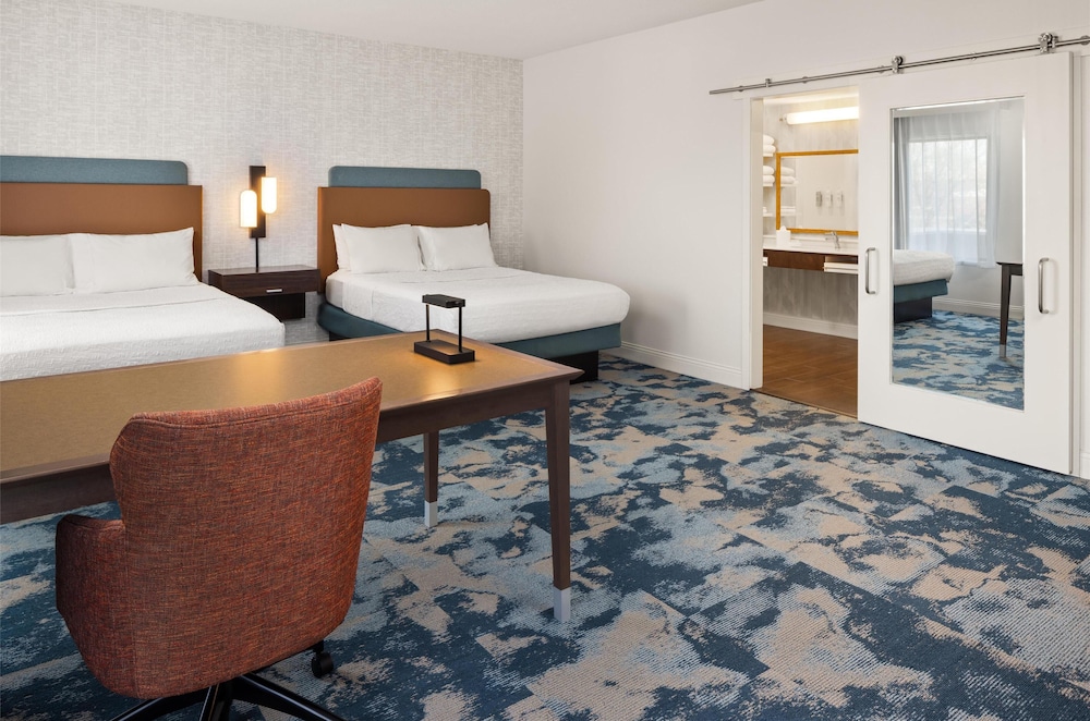 Hampton Inn Minneapolis Roseville - photo 15