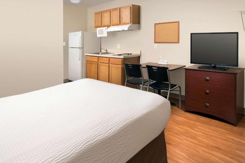 WoodSpring Suites Kansas City Mission - photo 9