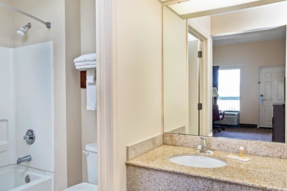 Days Inn Chapel Hill - photo 3