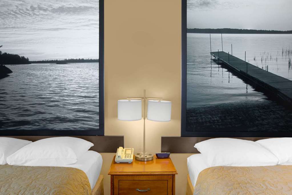 Super 8 by Wyndham Clear Lake - photo 4