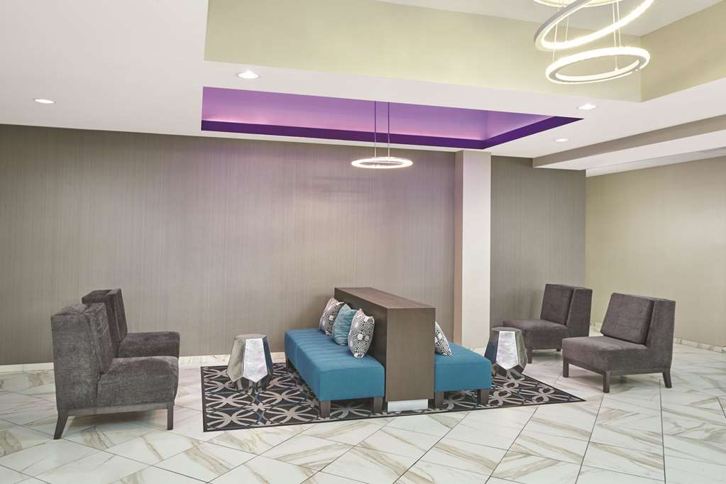 La Quinta Inn & Suites by Wyndham Springfield IL - photo 10