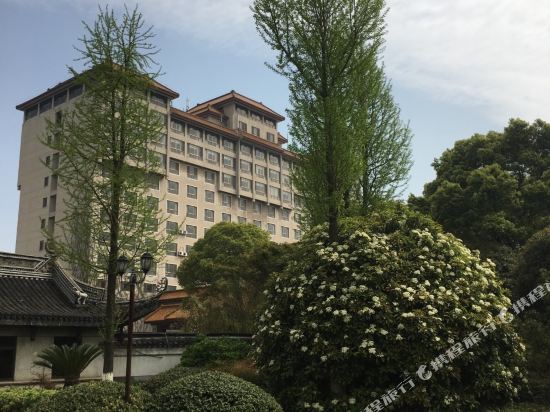 Tianyi Resort - carbon neutral hotel in Yixing