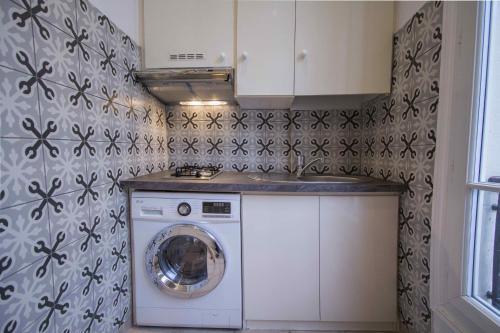 Saint Honore Apartment — Paris — photo 2