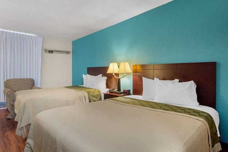 Suburban Extended Stay Hotel - photo 10