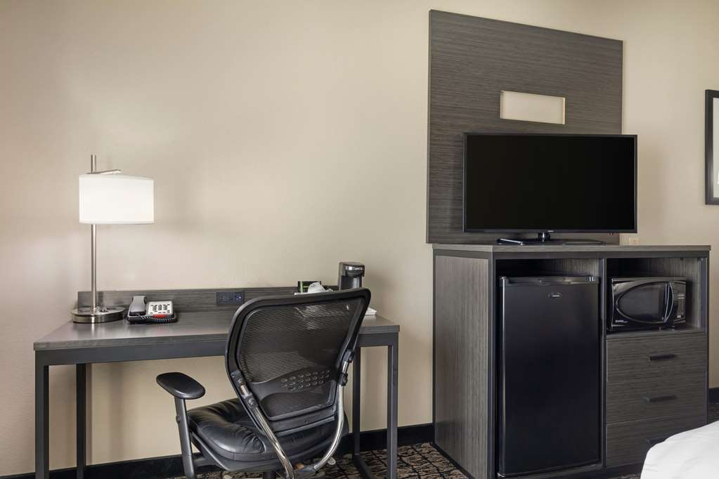 Best Western Carthage Inn & Suites - photo 13