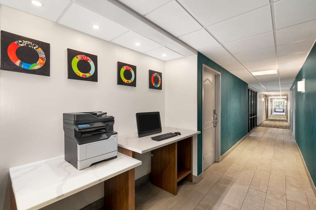 La Quinta Inn by Wyndham Columbus Dublin - photo 40