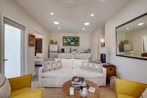 Serene San Diego Retreat with Deck Walk to Bay — 4-Star Luxury Hotel in San Diego, United States