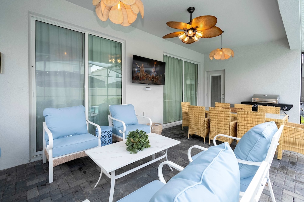 Amazing 5 Suite Home With Resort style Amenities - photo 18