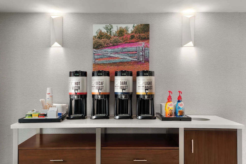Hampton Inn Sturbridge - photo 32