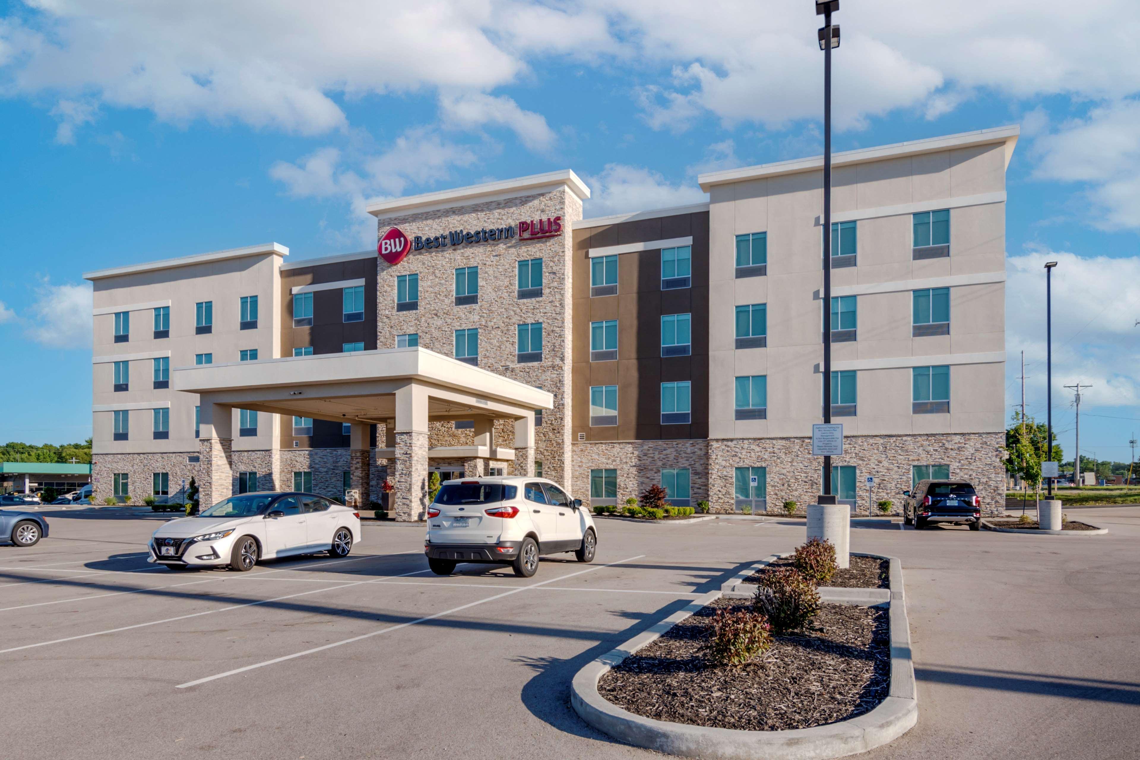 Hyatt Select St. Louis Airport - carbon neutral hotel in St. Louis