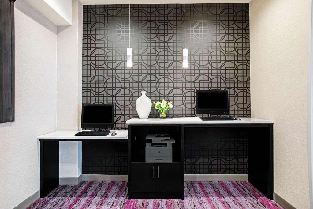 La Quinta Inn & Suites by Wyndham Kearney - photo 31