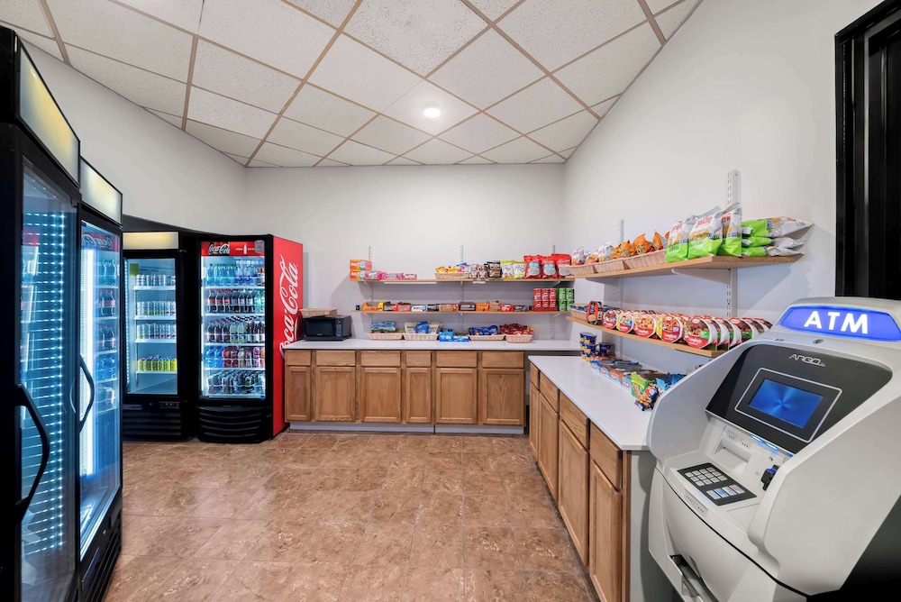 Suburban Studios Kearney NE - photo 35
