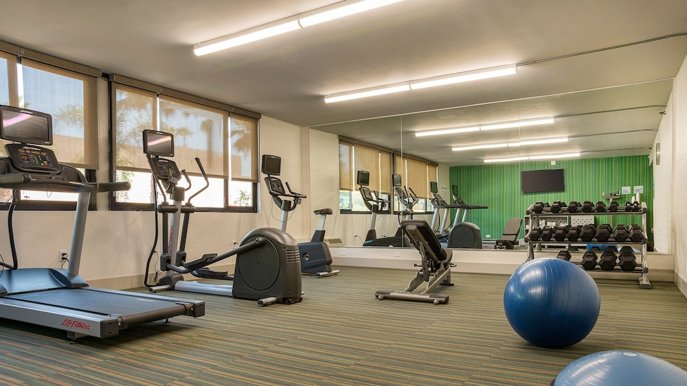 Holiday Inn Express Fullerton Anaheim by IHG - photo 18