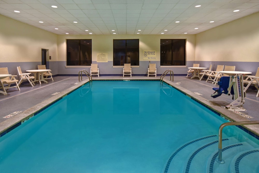 Hampton Inn White River Junction - photo 13