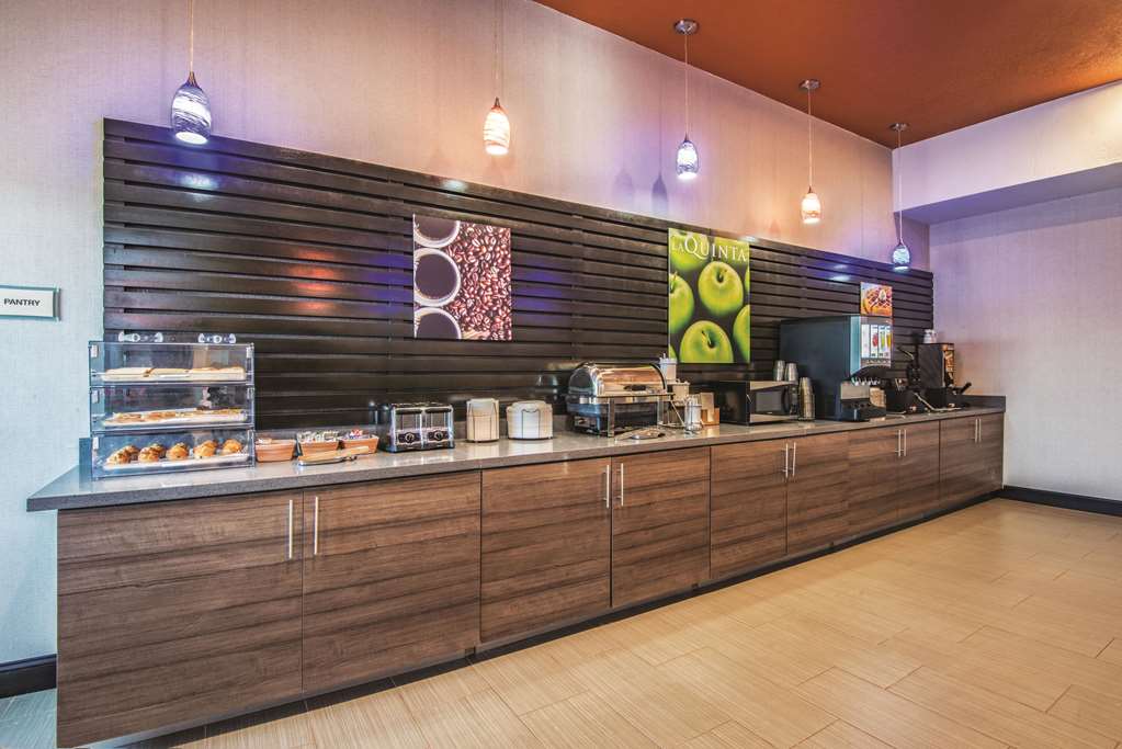 La Quinta Inn & Suites by Wyndham Guthrie - photo 36