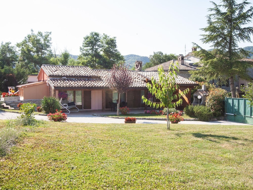 Belvilla by OYO Verdi — 4-Star Luxury Hotel in Urbania, Italy