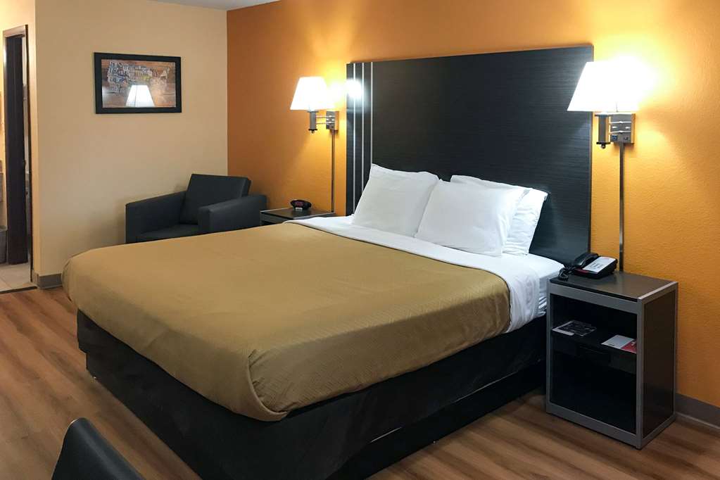 Econo Lodge Purcell - photo 5